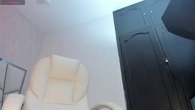 Snapshot of Victoriaa_millers chatting on July 18, 7:22 pm Victoriaa millers online show from July 18, 7:22 pm