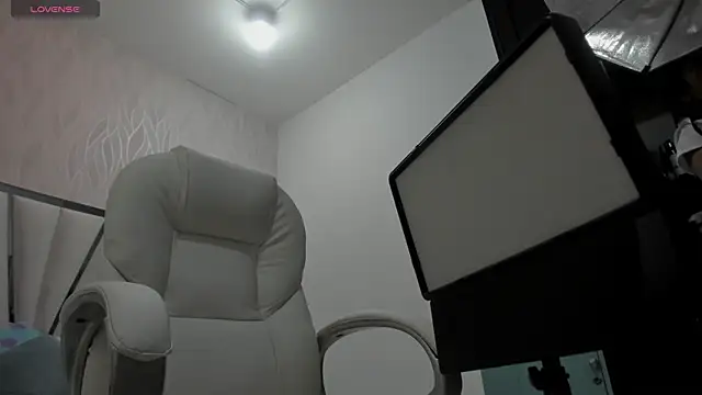 Victoriaa millers online show from April 10, 7:21 pm