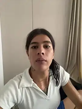Snapshot of daniigarcia chatting on April 17, 10:12 pm daniigarcia online show from April 17, 10:12 pm