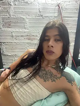 Snapshot of daniigarcia chatting on March 27, 1:47 am daniigarcia online show from March 27, 1:47 am
