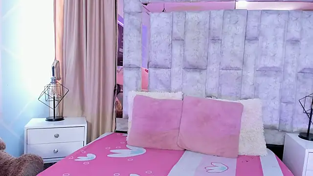 lila noa online show from October 28, 7:35 pm