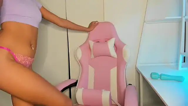 Snapshot of cedaya444 chatting on December 23, 1:51 am cedaya444 online show from December 23, 1:51 am