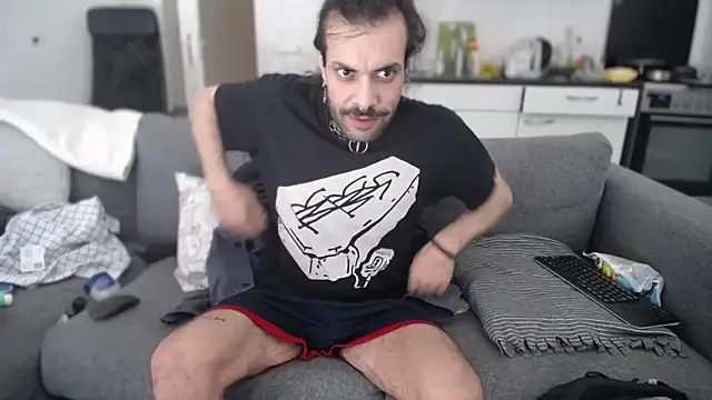 P4RtYBOII92 online show from September 24, 11:17 am