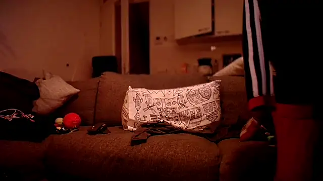 P4RtYBOII92 online show from September 17, 11:40 pm