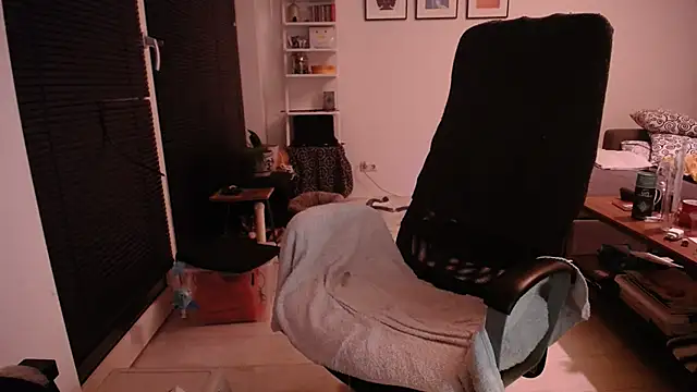 P4RtYBOII92 online show from November 4, 2:48 am