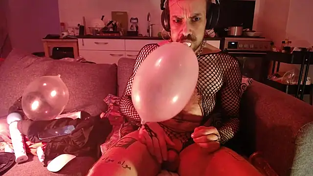 P4RtYBOII92 online show from February 22, 12:07 pm