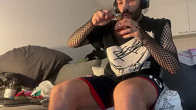 P4RtYBOII92 online show from September 12, 7:41 am