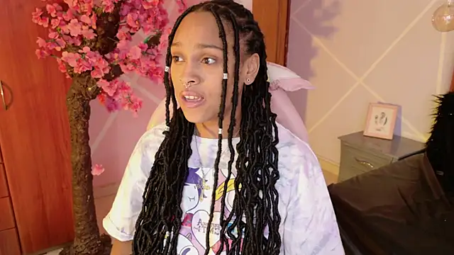 Elith noa online show from September 24, 7:42 pm