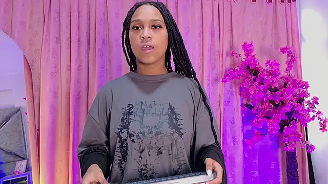 Elith noa online show from February 10, 7:57 pm