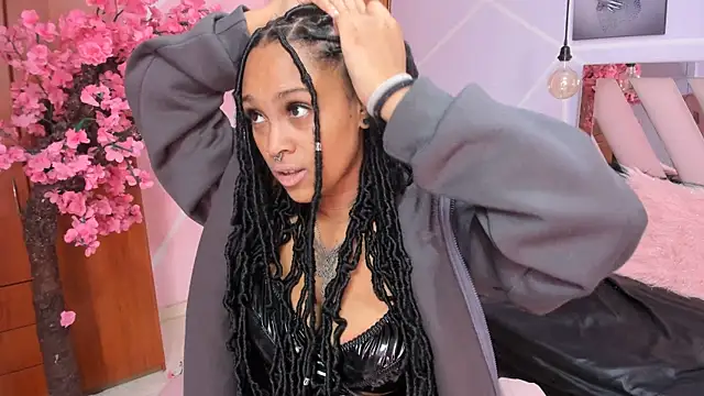 Elith noa online show from September 17, 7:27 pm