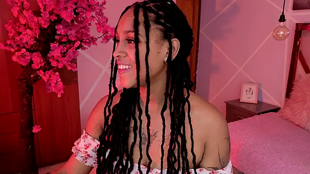 Elith noa online show from November 1, 8:25 pm