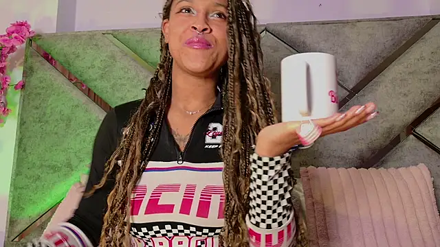 Elith noa online show from May 13, 3:35 am