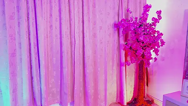 Elith noa online show from January 13, 7:29 pm