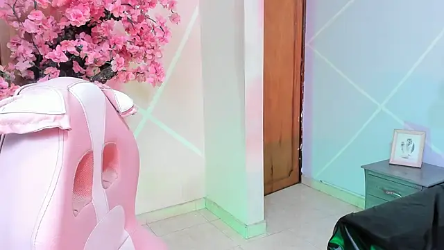 Elith noa online show from September 15, 7:36 pm