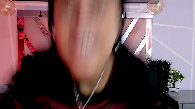 Elith noa online show from November 15, 7:29 pm