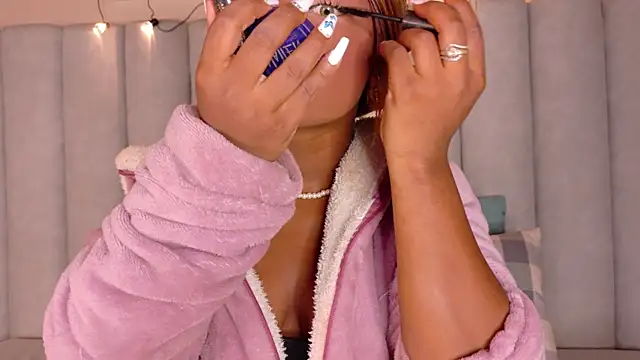 Snapshot of briannajackson_ chatting on September 20, 11:48 am briannajackson online show from September 20, 11:48 am