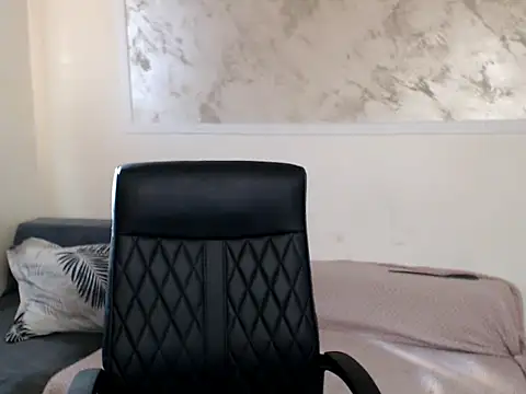 kattiehoney online show from May 5, 5:10 am