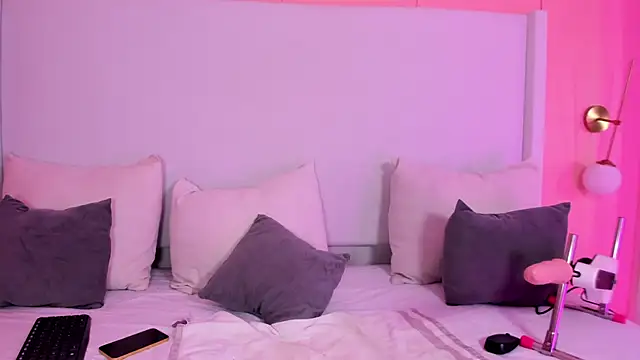 Snapshot of shaina_vasquez chatting on November 28, 5:18 am shaina vasquez online show from November 28, 5:18 am