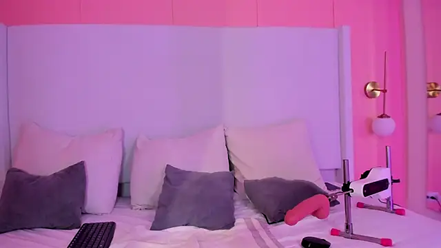 Snapshot of shaina_vasquez chatting on December 15, 3:56 am shaina vasquez online show from December 15, 3:56 am