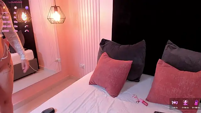 Snapshot of ellen_gracee chatting on September 9, 6:50 pm ellen gracee online show from September 9, 6:50 pm