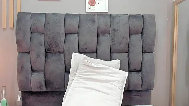 mariaa fernanda online show from December 4, 3:38 am