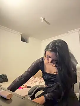  miaquevedo  online show from May 11, 12:28 pm