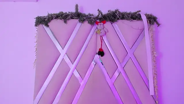  miaquevedo  online show from December 17, 1:38 pm