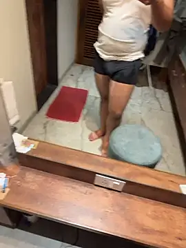 versatile guy01 online show from October 20, 7:03 pm