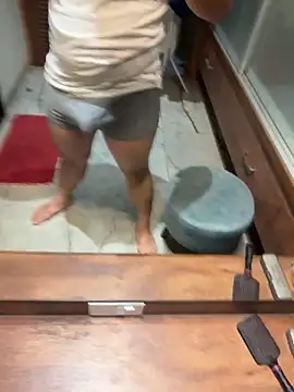 Snapshot of versatile_guy01 chatting on February 7, 1:57 am versatile guy01 online show from February 7, 1:57 am