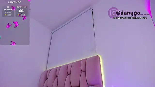 Snapshot of ZarianaEvanz chatting on November 28, 11:49 pm ZarianaEvanz online show from November 28, 11:49 pm