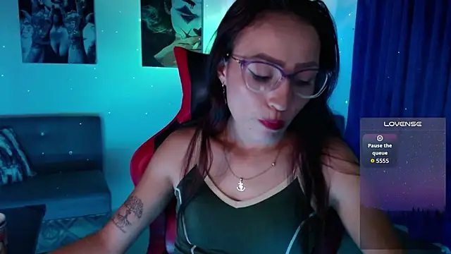 Sara-Guzman1 online show from March 21, 8:30 am