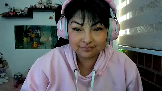 Shaddycute  online show from March 11, 12:10 pm