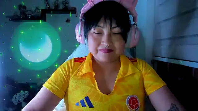 Shaddycute  online show from June 24, 4:11 am