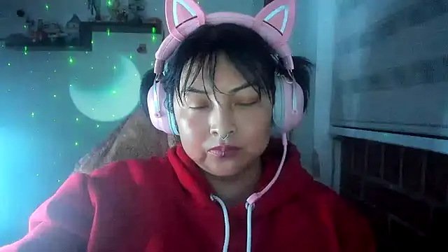 Shaddycute  online show from April 13, 3:54 am