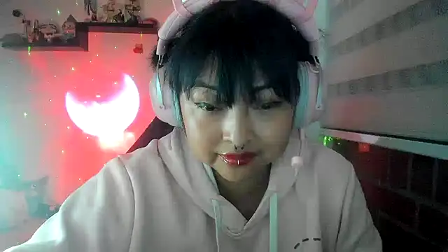 Shaddycute  online show from March 15, 2:51 am