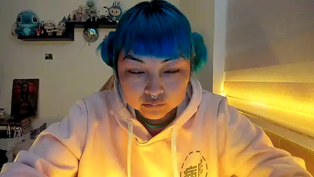 Shaddycute  online show from January 11, 1:29 pm