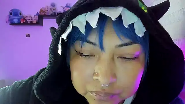 Shaddycute  online show from November 19, 5:07 am