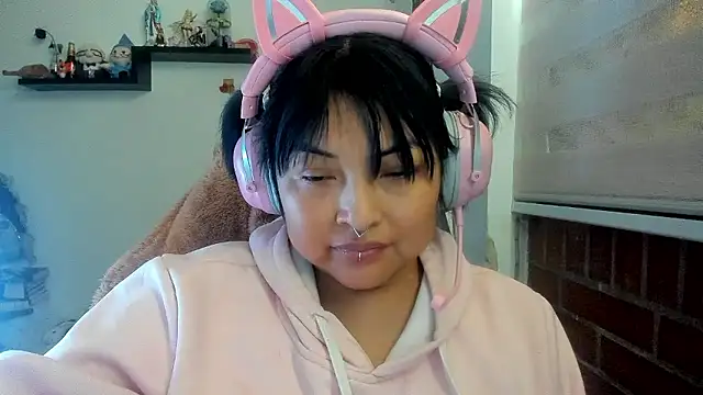 Shaddycute  online show from April 15, 7:58 pm