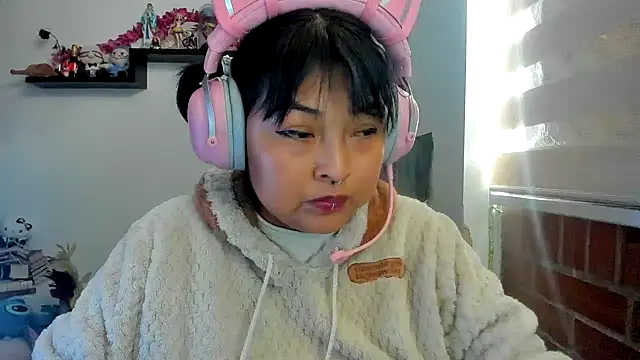 Shaddycute  online show from April 5, 4:13 pm