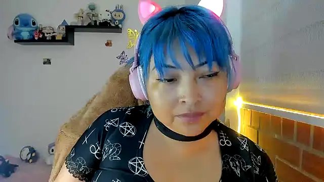 Shaddycute  online show from November 25, 1:55 pm