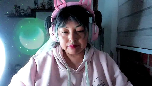 Shaddycute  online show from June 22, 2:50 am