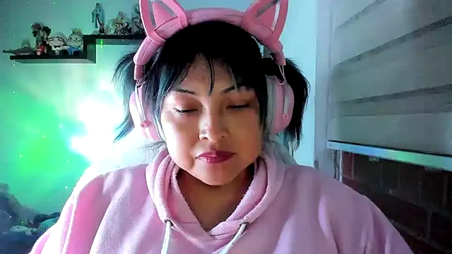 Shaddycute  online show from June 2, 4:12 am