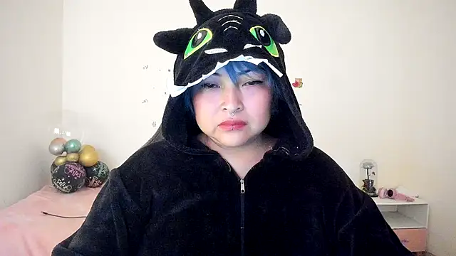 Shaddycute  online show from October 8, 4:40 pm