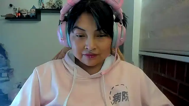 Shaddycute  online show from April 14, 3:17 pm