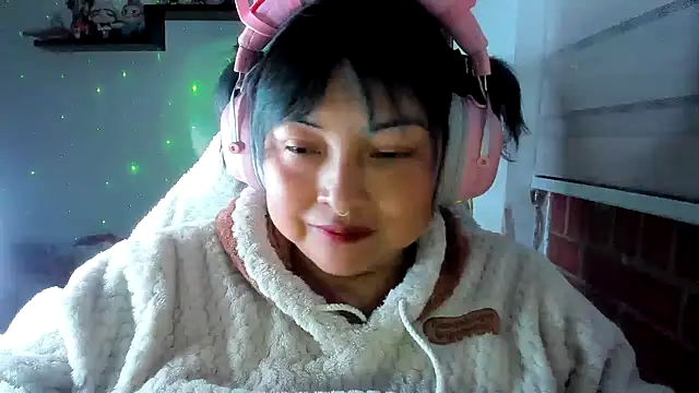 Shaddycute  online show from June 11, 3:36 am