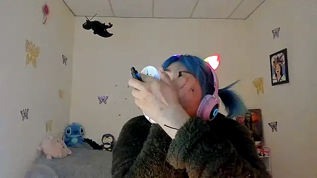 Shaddycute  online show from September 10, 5:45 pm