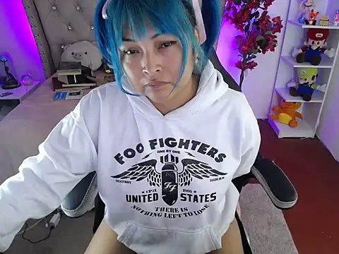 Shaddycute  online show from February 9, 6:33 am