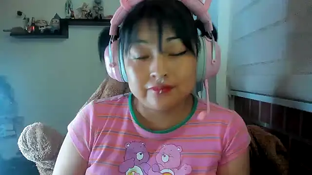 Shaddycute  online show from April 26, 1:52 pm