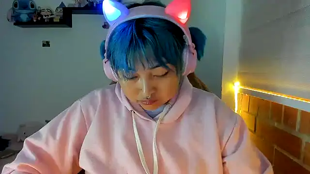 Shaddycute  online show from December 19, 10:06 am