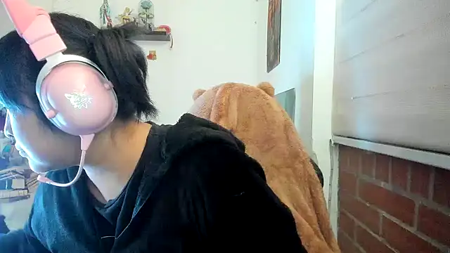 Shaddycute  online show from April 28, 2:21 pm